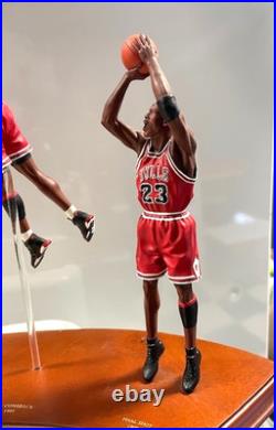 2001 Danbury Mint Michael Jordan 4 Figurine Display Lifetime Achievement -Defect