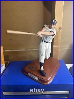2003 Danbury Mint All Star Roger Maris 8 Figurine with Certificate