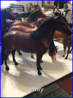 Beautiful lot of 10 Big & Small Breyer Horses All Different Colors & Sizes