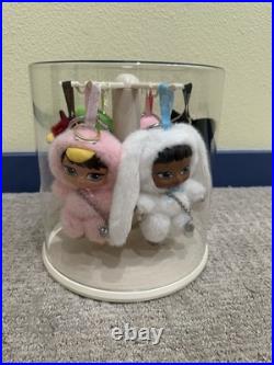 Bratz Bratziez Iconz Series COMPLETE SET Of 6 Both Secrets Plus Display Case