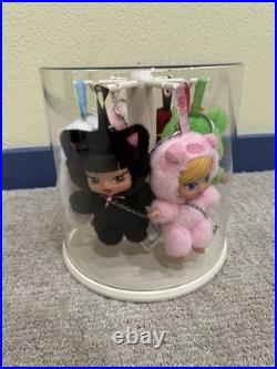 Bratz Bratziez Iconz Series COMPLETE SET Of 6 Both Secrets Plus Display Case