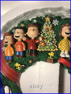 Christmas PEANUTS GANG Large Wreath with ALL CHARACTERS Light-up by Danbury Mint