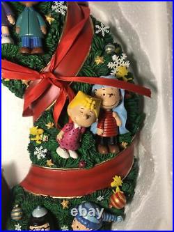 Christmas PEANUTS GANG Large Wreath with ALL CHARACTERS Light-up by Danbury Mint