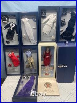 Diana Princess of Hearts collection Doll, Trunk & all 7 outfits 1998 + rare Book