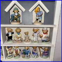 Franklin Mint Hotel Teddington Bear Display With 25 Bears, Complete Set