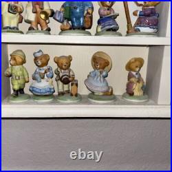 Franklin Mint Hotel Teddington Bear Display With 25 Bears, Complete Set