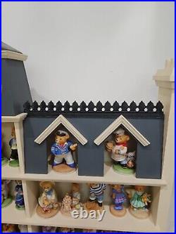 Franklin Mint Hotel Teddington Bear Display with 25 Bears (Complete Set) LikeNew