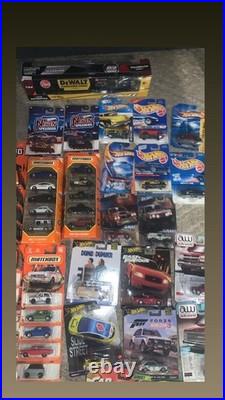 Hotwheels/Matchbox Unsearched Cars Lot of Collectibles Selling All Together New