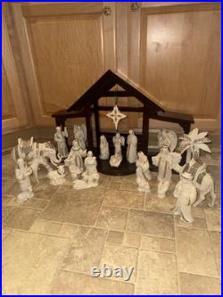 LENOX CHINA JEWEL 26 PC NATIVITY SET ALL PIECES ARE MINT WithRARE DOVE SELLER
