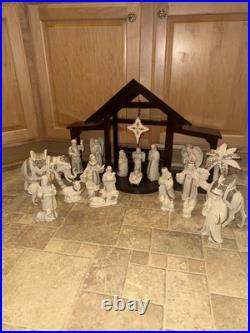 LENOX CHINA JEWEL 26 PC NATIVITY SET ALL PIECES ARE MINT WithRARE DOVE SELLER