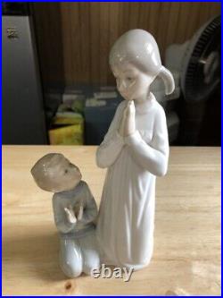 Lladro #4779 Teaching to Pray retired mint $220 value
