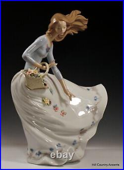 Lladro Petals On The Wind #6767 Perfect, Clean & Pristine Free Ship -mint