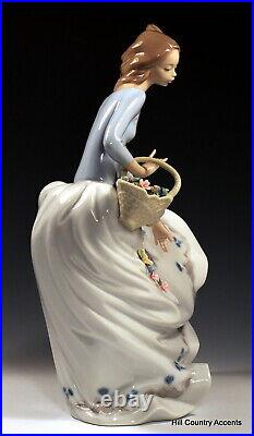 Lladro Petals On The Wind #6767 Perfect, Clean & Pristine Free Ship -mint