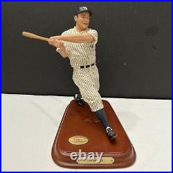 Lou Gehrig Figurine By Danbury Mint MADE 2002 COMES WITH ALL PAPERWORK