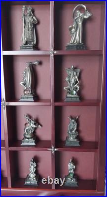 MINT CONDITION! NEVER USED! Army Of Darkness Chess Pieces And Display Case