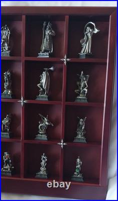 MINT CONDITION! NEVER USED! Army Of Darkness Chess Pieces And Display Case