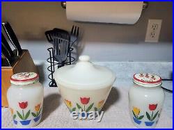 MINT RARE Vintage Fire King Glass TULIP Salt & Pepper Shakers withGrease Jar