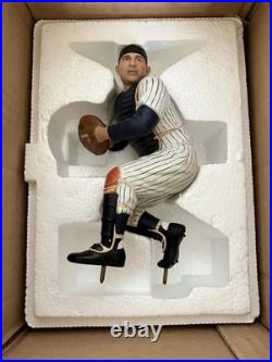 MLB Yankees YOGI BERRA Danbury Mint All Star Figurine Boxed MLB Yankees YOGI BERRA Danbury Mint All Star Figurine Boxed
