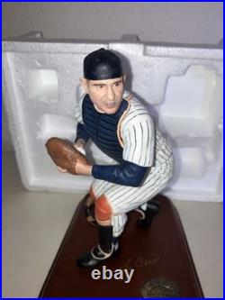 MLB Yankees YOGI BERRA Danbury Mint All Star Figurine Boxed MLB Yankees YOGI BERRA Danbury Mint All Star Figurine Boxed