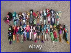 Monster High Doll Collection Lot + Playsets & Accessories (28 Dolls, 2 playsets)