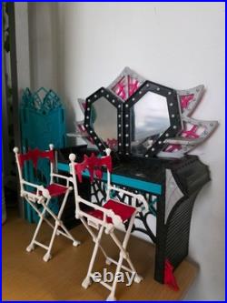 Monster High Doll Collection Lot + Playsets & Accessories (28 Dolls, 2 playsets)