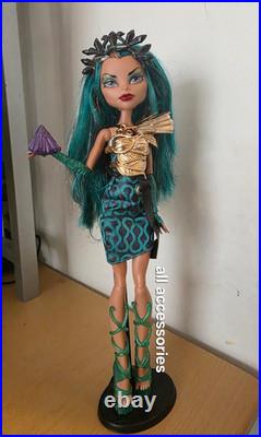Monster High Doll Collection Lot + Playsets & Accessories (28 Dolls, 2 playsets)