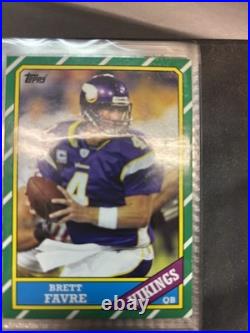 NFL Football Trading Cards Binder Collection? 525 Football Card Lot