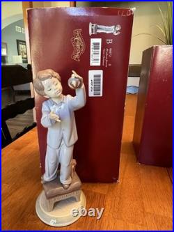 Retired 2001 I Love Christmas! Lladró #01006672. Mint. Boy Only