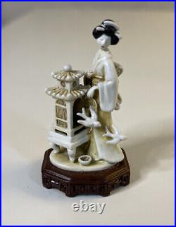 SIGNED RARE Olszewski Goebel Oriental Miniature Free As A Bird LE 750 MINT