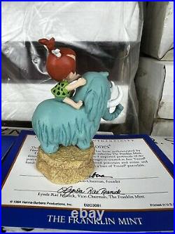 THE FLINTSTONES FRANKLIN MINT COMPLETE SET FIGURINES and DISPLAY SHELF