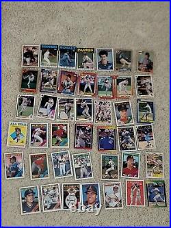 TOPPS 220 Sport Game Collectible Card
