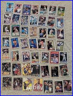 TOPPS 220 Sport Game Collectible Card