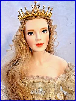 The Franklin Mint Arthurian Legend Collection 16 GUINEVERE Heirloom Doll