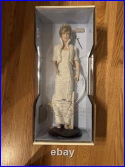 Various Collectible Woman Dolls