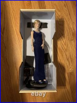 Various Collectible Woman Dolls