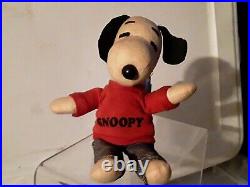 Vintage Lot Of 28 Snoopy Peanuts collection1958-2015