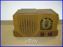 Vintage all Plaskon Baby Addison radio. Near mint, working. Not Bakelite