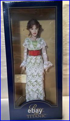 Vinyl Portrait Doll Green Tea Dress ROSE TITANIC Franklin Mint Collection Vinyl Portrait Doll Green Tea Dress ROSE TITANIC Franklin Mint Collection