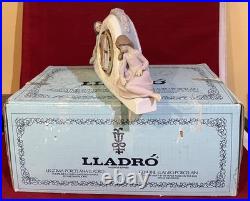 WORKING LLADRO #5776 TWO SISTERS CLOCK QUARTZ-EXCELLENT/MINT withORIGINAL BOX WORKING LLADRO #5776 TWO SISTERS CLOCK QUARTZ-EXCELLENT/MINT withORIGINAL BOX